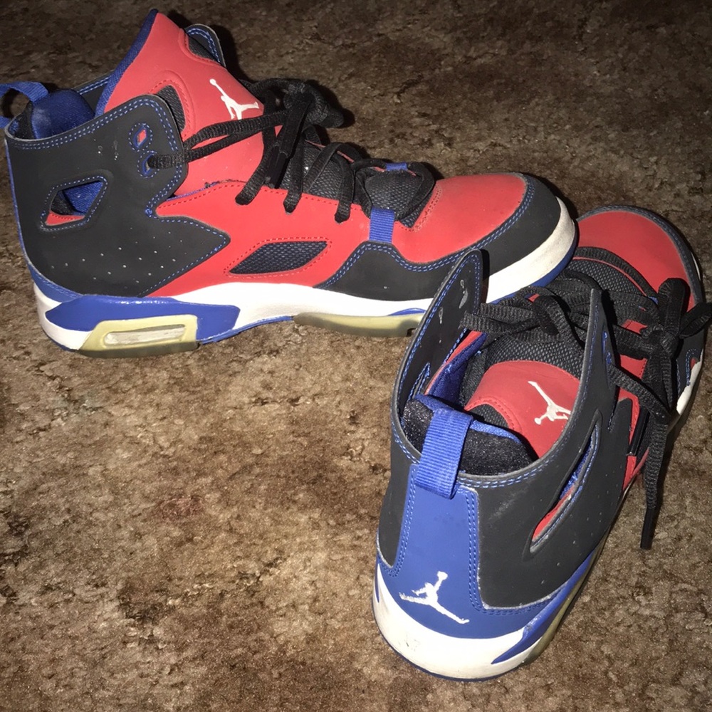 Sneakers (Jordan’s)